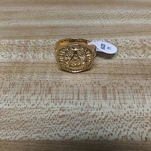 18k Yellow Gold Ring Size 11